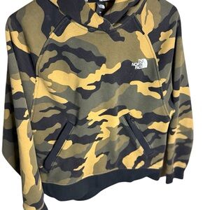 The North Face Men's Green and Tan Camouflage Sweater